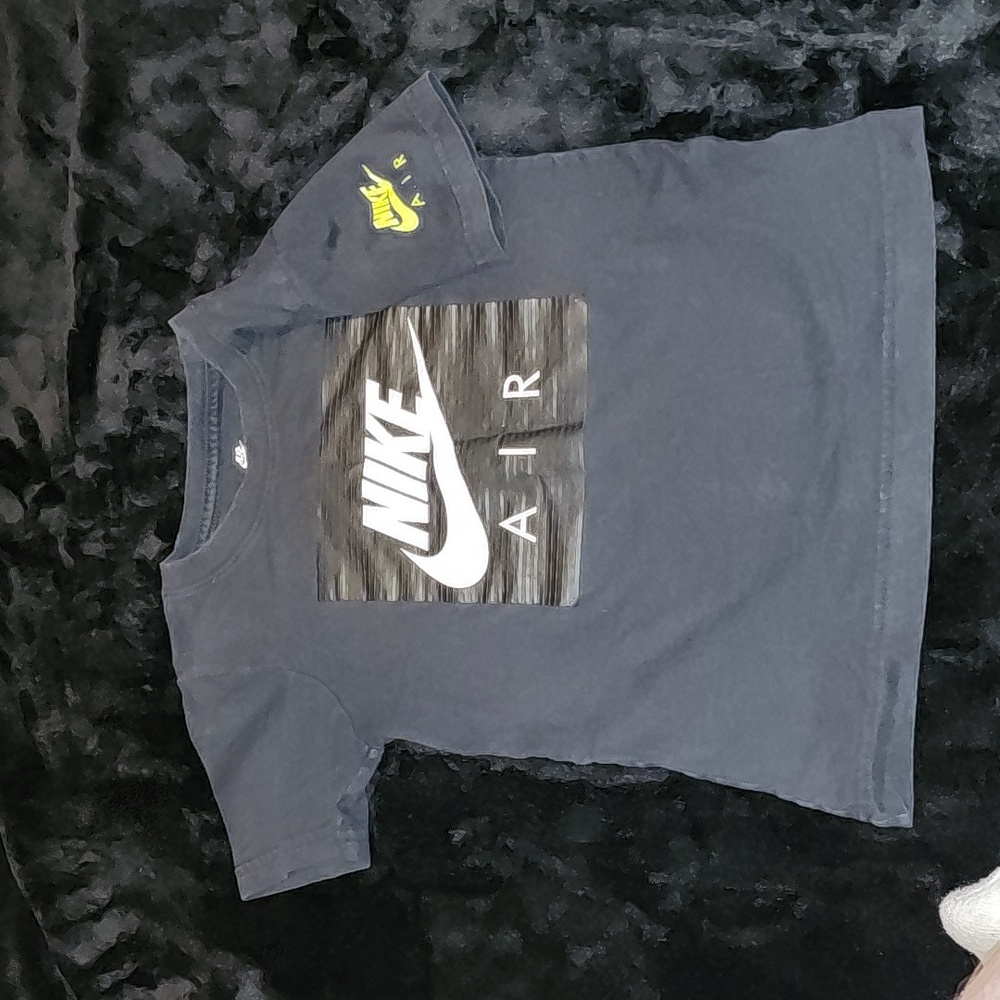 Nike Air Tee Boys 3T 4T black shirt